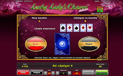 Funcția Gamble la slotul Lucky Lady’s Charm Deluxe