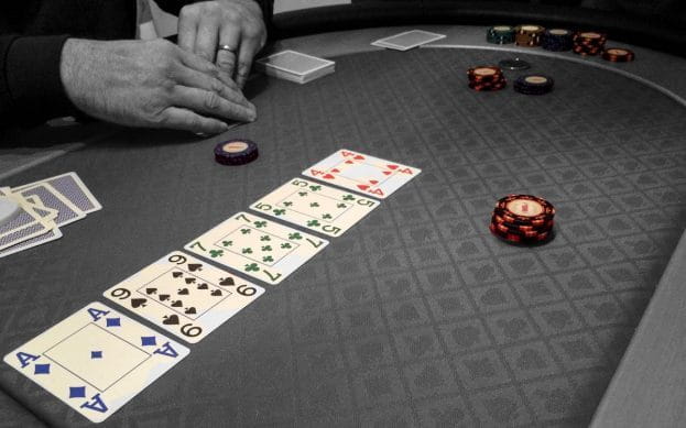 Poker – diferența între șansa și îndemânare