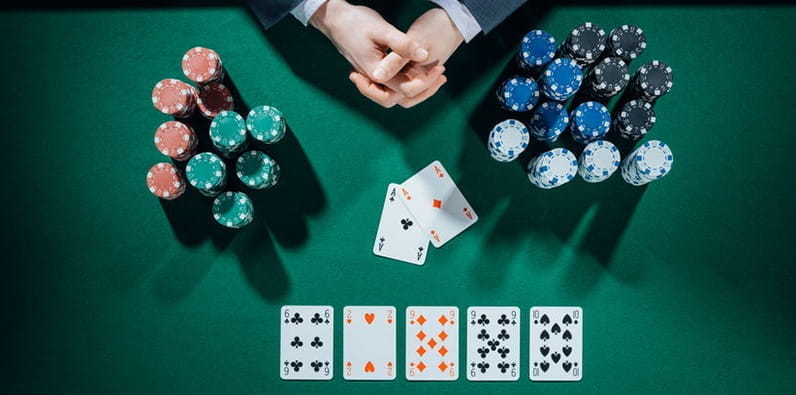 Multe site-uri de poker au Freeroll-uri în lista lor de turnee